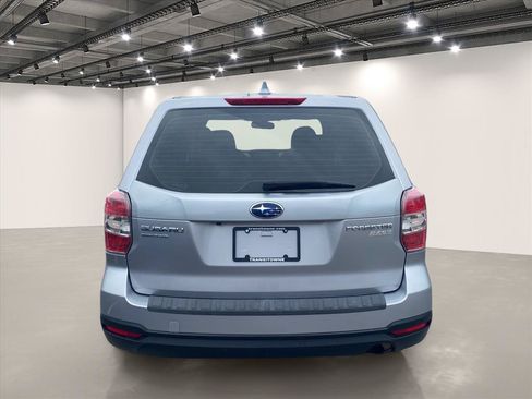 Used 2016 Subaru Forester 2.5i AWD/4WD image 6
