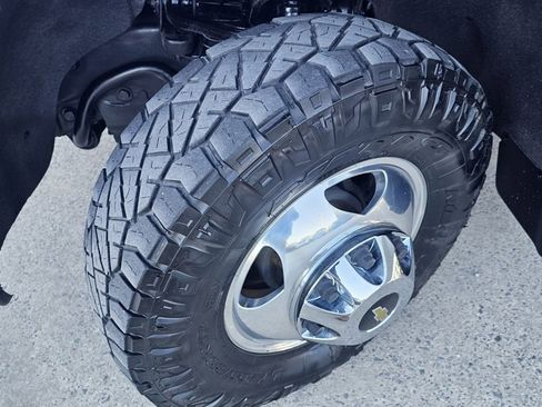 Used 2020 Chevrolet Silverado 3500 LTZ w/ LTZ Convenience Package image 16