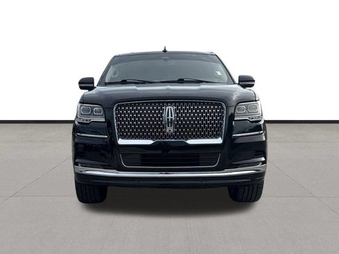 Used 2022 Lincoln Navigator Reserve AWD/4WD image 2