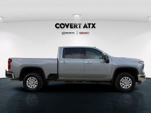 Used 2025 Chevrolet Silverado 3500 LTZ image 8