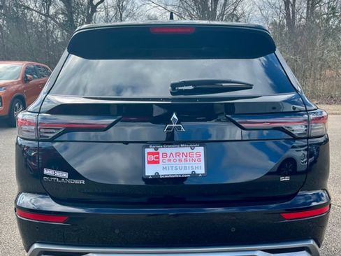 New 2026 Mitsubishi Outlander SE FWD image 8