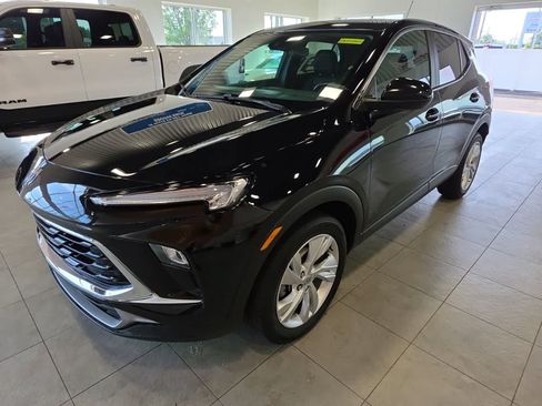 Used 2024 Buick Encore GX Preferred FWD image 1