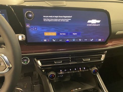 New 2026 Chevrolet Traverse Z71 w/ Enhanced Driving Package AWD/4WD image 17