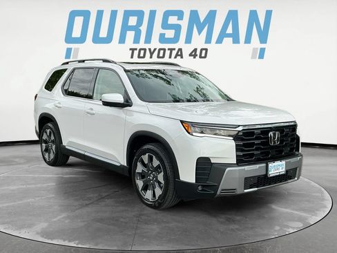 Used 2026 Honda Pilot Elite image 1
