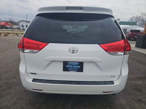 Used 2013 Toyota Sienna LE image 5