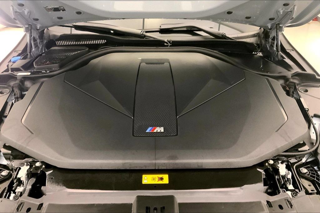 Used 2025 BMW i5 M60 AWD/4WD image 9