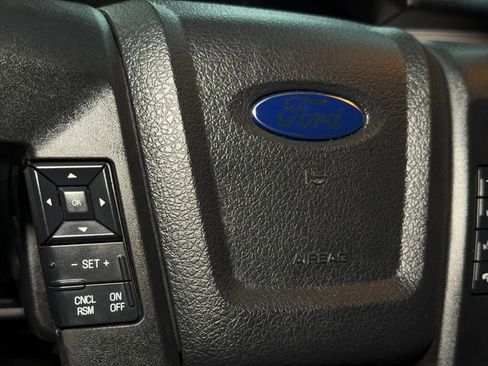 Used 2017 Ford Expedition XLT RWD image 39