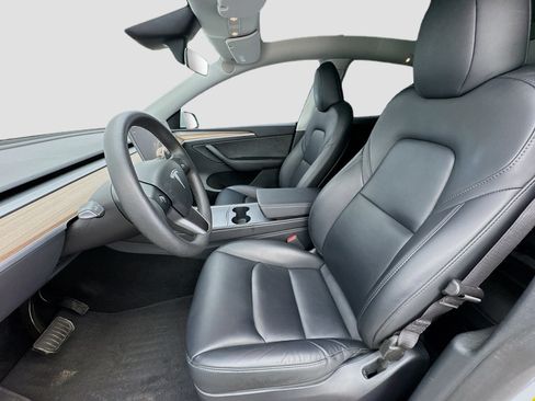 Used 2024 Tesla Model Y Long Range AWD/4WD image 13