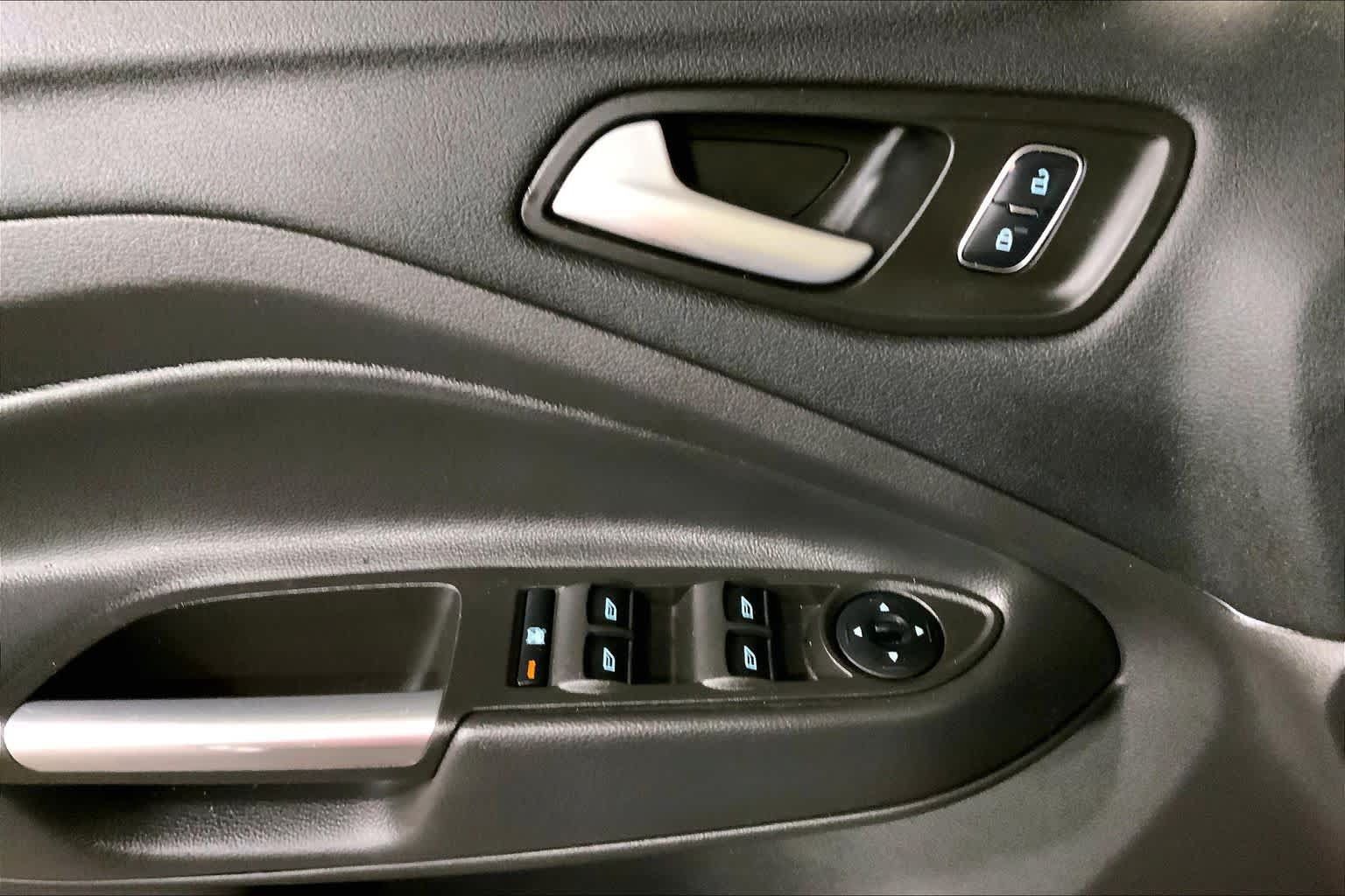 Used 2018 Ford Escape SE w/ SE Sync 3 Package AWD/4WD image 34
