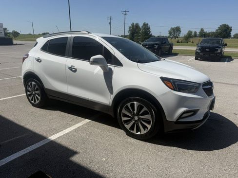 Used 2017 Buick Encore Essence FWD image 3