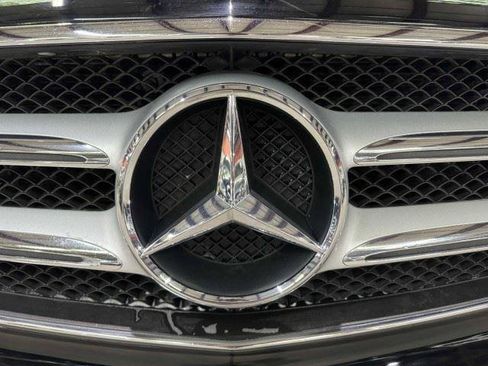 Used 2017 Mercedes-Benz E 400 4MATIC Wagon image 11