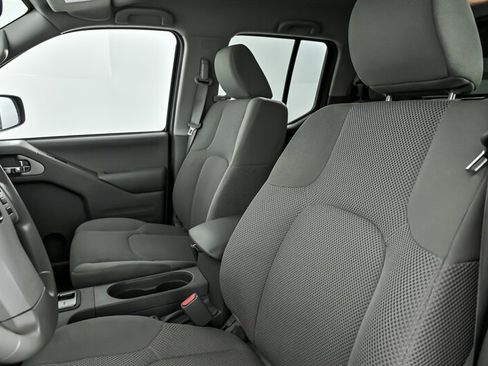 Used 2019 Nissan Frontier SV image 17