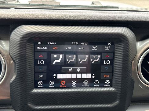 Used 2019 Jeep Wrangler Unlimited Sahara w/ Cold Weather Group AWD/4WD image 17