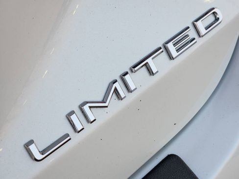 Used 2022 Toyota Avalon Limited w/ Advanced Safety Package image 12