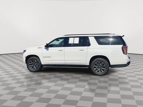 Certified 2023 Chevrolet Suburban Z71 w/ Luxury Package AWD/4WD image 6
