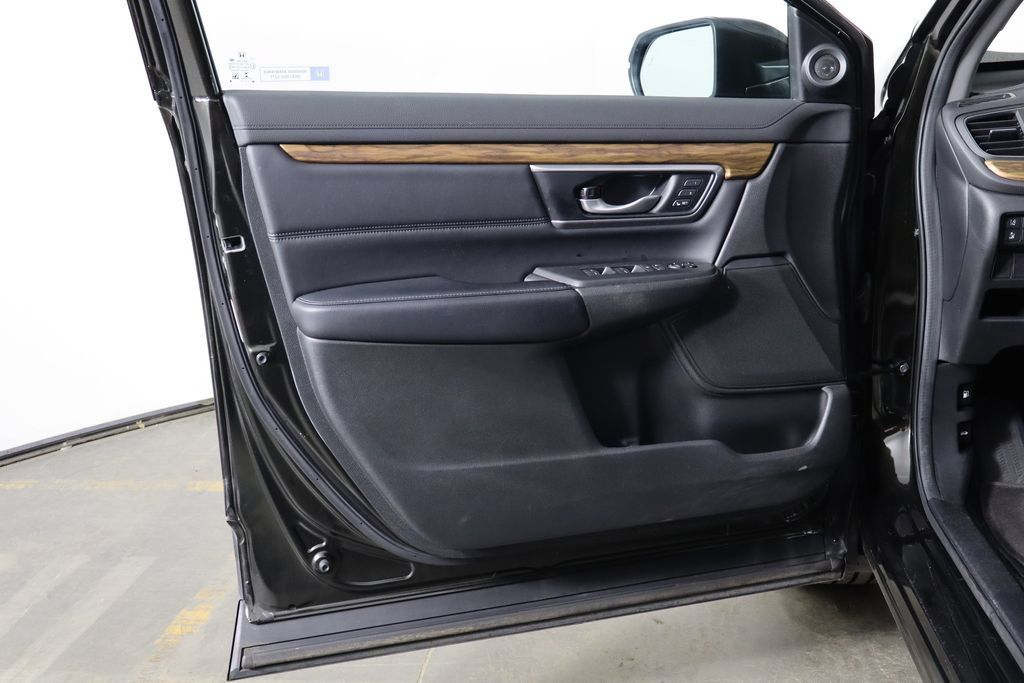 Used 2018 Honda CR-V Touring image 18