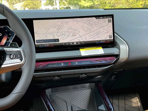 Used 2025 BMW X3 xDrive30i w/ M Sport Package image 6