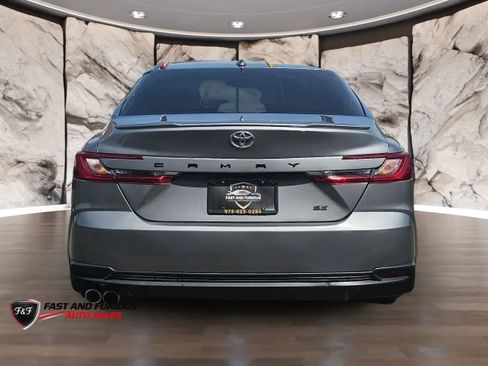 Used 2025 Toyota Camry SE w/ Convenience Package FWD image 8
