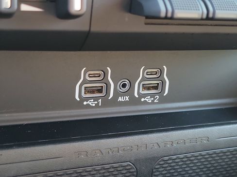 Used 2025 RAM 1500 Big Horn AWD/4WD image 23