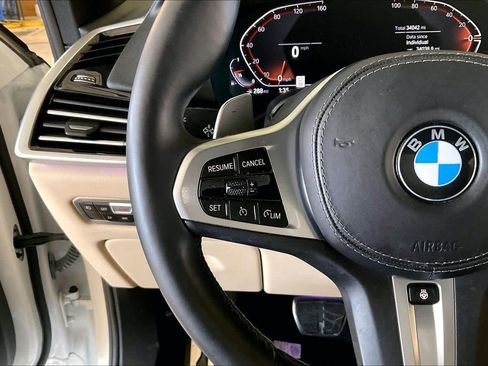 Used 2021 BMW X5 xDrive40i w/ M Sport Package image 22