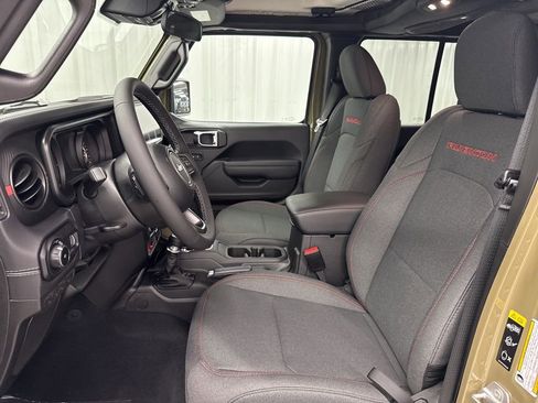 New 2025 Jeep Wrangler Unlimited Rubicon image 14
