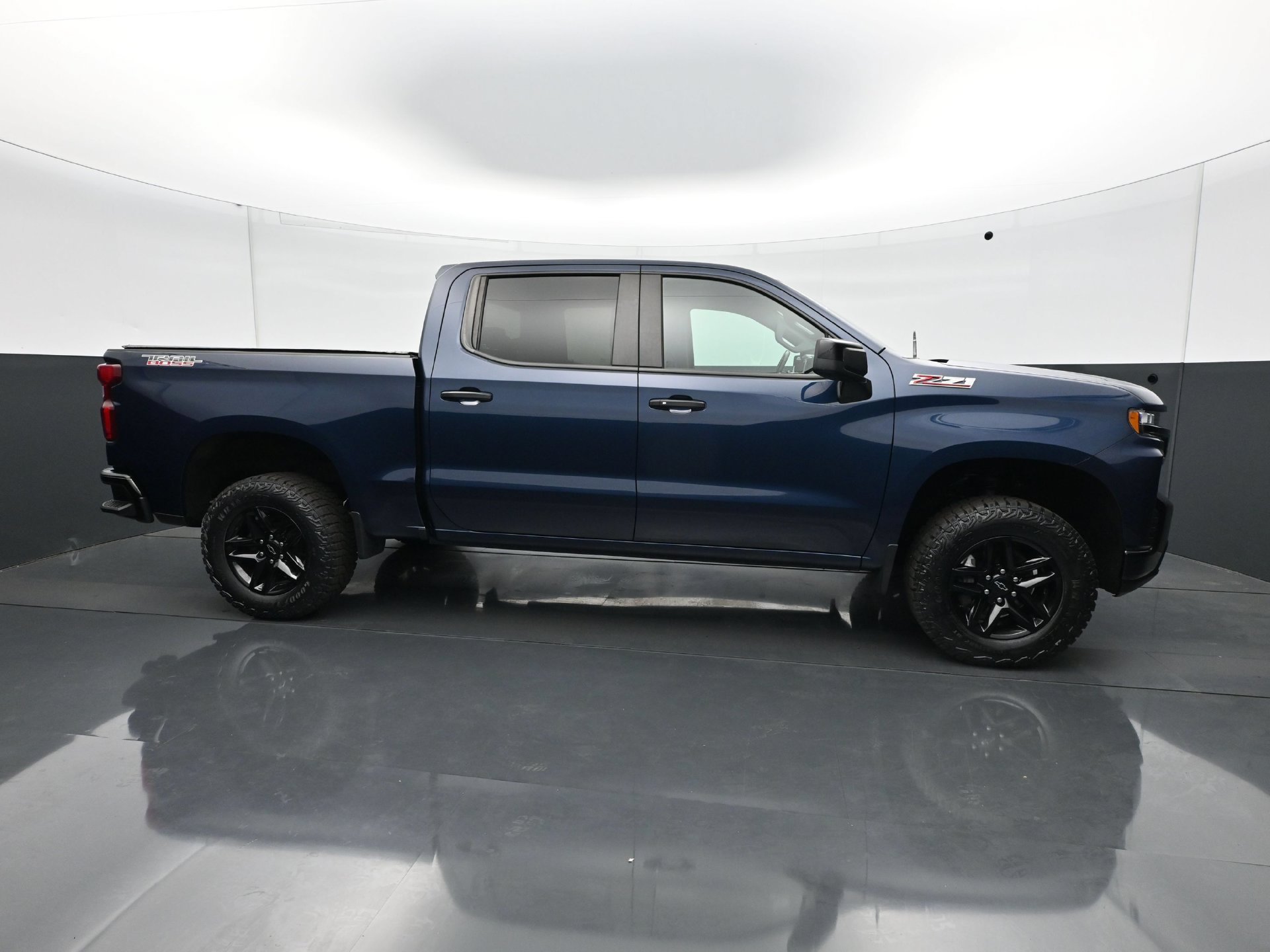Used 2021 Chevrolet Silverado 1500 LT Trail Boss w/ Bed Protection Package AWD/4WD image 8