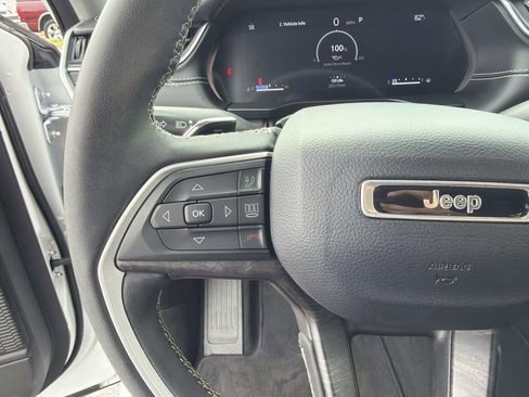 Used 2023 Jeep Grand Cherokee Limited w/ Black Appearance Package RWD image 26