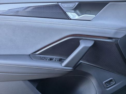 New 2026 Volkswagen Tiguan SE R-Line FWD image 22