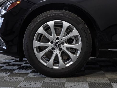 Used 2019 Mercedes-Benz E 300 4MATIC w/ Premium 1 Package image 48