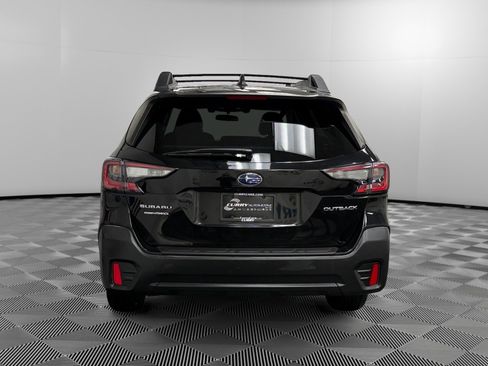 Used 2020 Subaru Outback Premium image 4