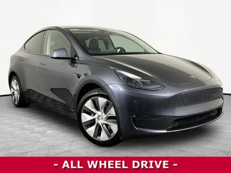 Used 2023 Tesla Model Y Long Range AWD/4WD video 3