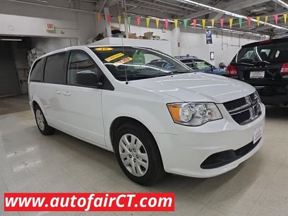 Used 2018 Dodge Grand Caravan SE w/ UConnect Hands-Free Group