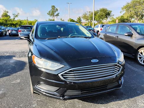 Used 2017 Ford Fusion SE FWD image 8