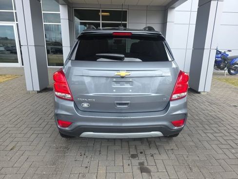 Used 2019 Chevrolet Trax LT w/ LT Convenience Package image 3