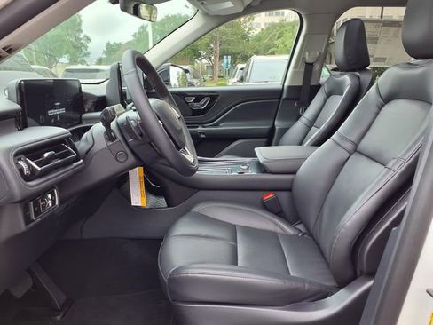 New 2026 Lincoln Aviator 2WD image 7