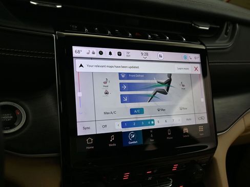 Used 2023 Jeep Grand Cherokee Limited image 20