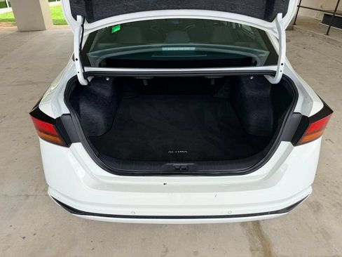 Used 2025 Nissan Altima 2.5 SV FWD image 31