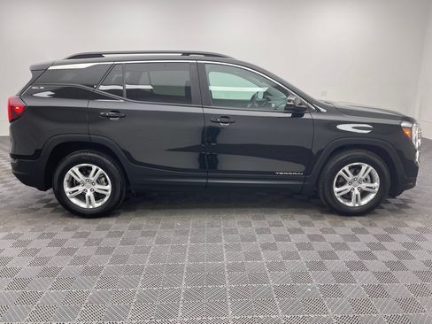 Used 2022 GMC Terrain SLE w/ Driver Convenience Package FWD image 7
