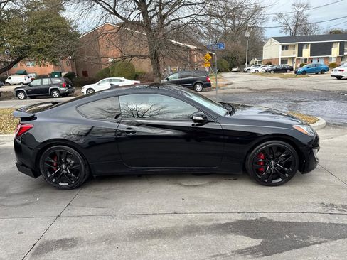 Used 2016 Hyundai Genesis Coupe 3.8 image 3
