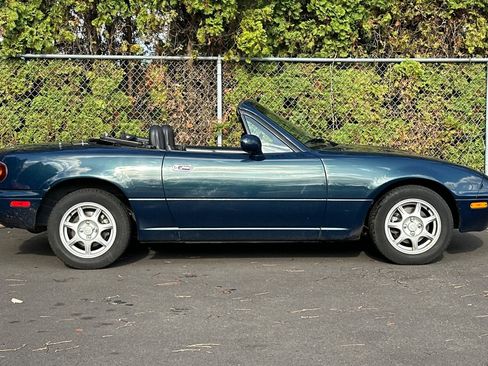 Used 1997 MAZDA MX-5 Miata image 3