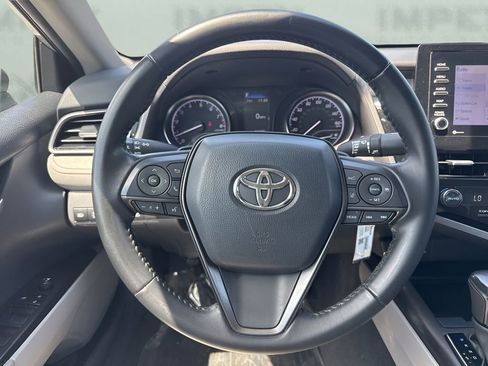 Used 2022 Toyota Camry SE FWD image 13