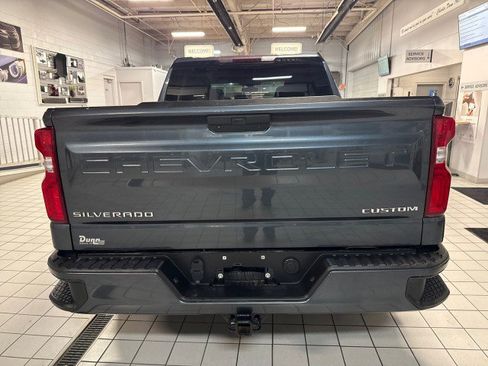 Used 2019 Chevrolet Silverado 1500 Custom w/ Custom Value Package image 4