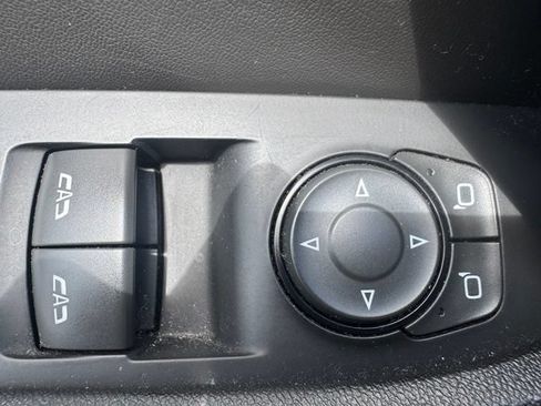 Used 2017 Chevrolet Camaro LT RWD image 11