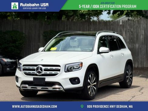 Used 2023 Mercedes-Benz GLB 250 4MATIC w/ Premium Package image 1
