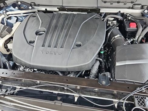 Used 2024 Volvo XC60 B5 Plus image 28