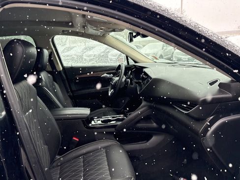 Used 2022 Buick Envision Avenir w/ Safety Package image 24