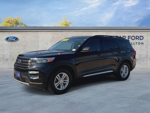 Certified 2023 Ford Explorer XLT w/ Equipment Group 202A RWD image 4