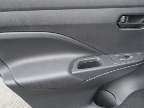 Used 2020 Nissan Versa S FWD image 30