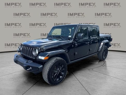 Used 2024 Jeep Gladiator Sport AWD/4WD image 1