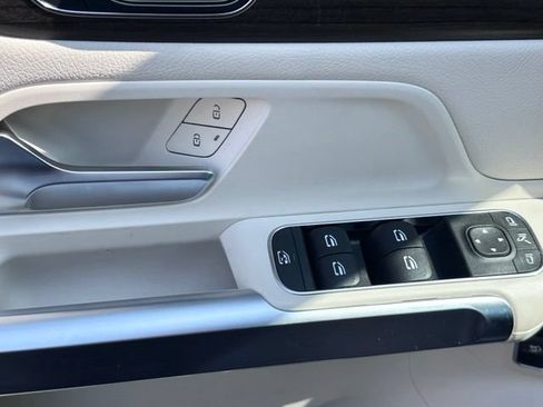 Used 2026 Mercedes-Benz GLB 250 4MATIC image 36